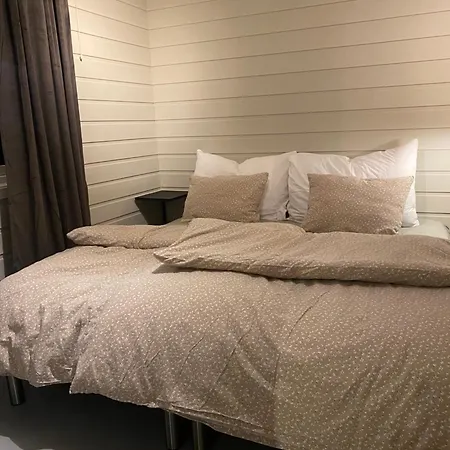 Pa Toppen Av Tromsoya. Rett Ut I Naturen! * Tromsø