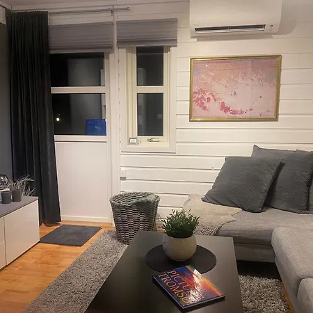 Pa Toppen Av Tromsoya. Rett Ut I Naturen! * Tromso